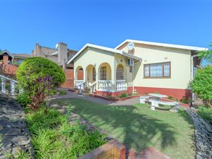 5 Bed House in Effingham