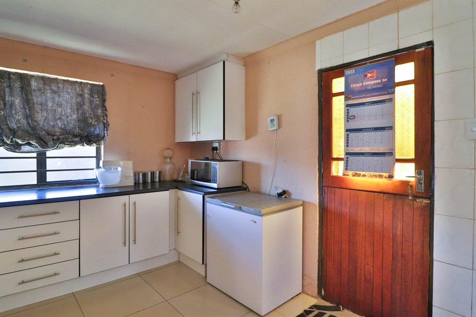 3 Bed House in Lenasia South photo number 11