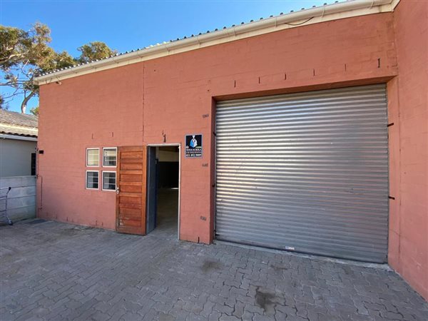 262  m² Industrial space