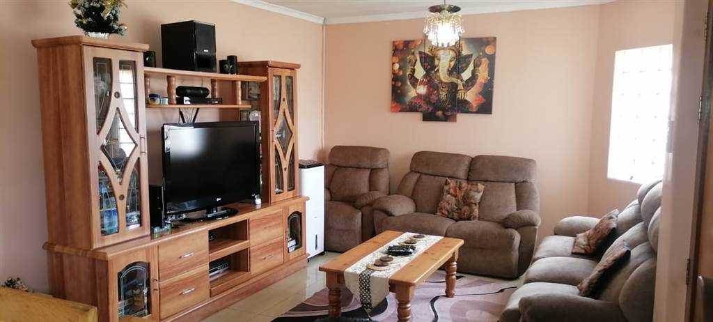 5 Bed House in Lenasia photo number 26