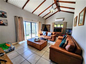 5 Bed House in Eloffsdal