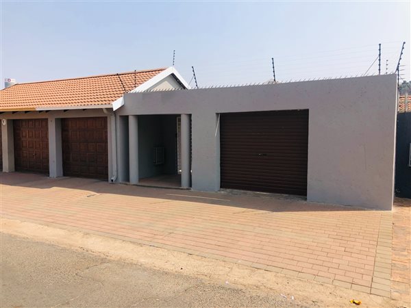 2 Bed House in Judiths Paarl