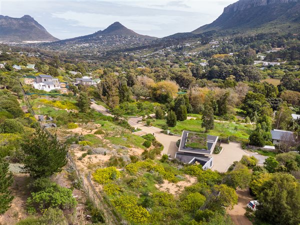 668 m² Land available in Hout Bay and surrounds