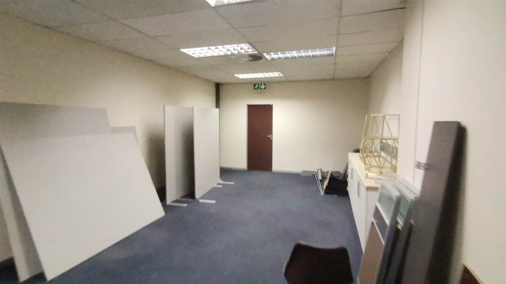 130  m² Commercial space in Bedfordview photo number 12