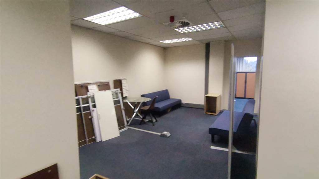 130  m² Commercial space in Bedfordview photo number 15