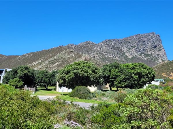 1586 m² Land available in Pringle Bay
