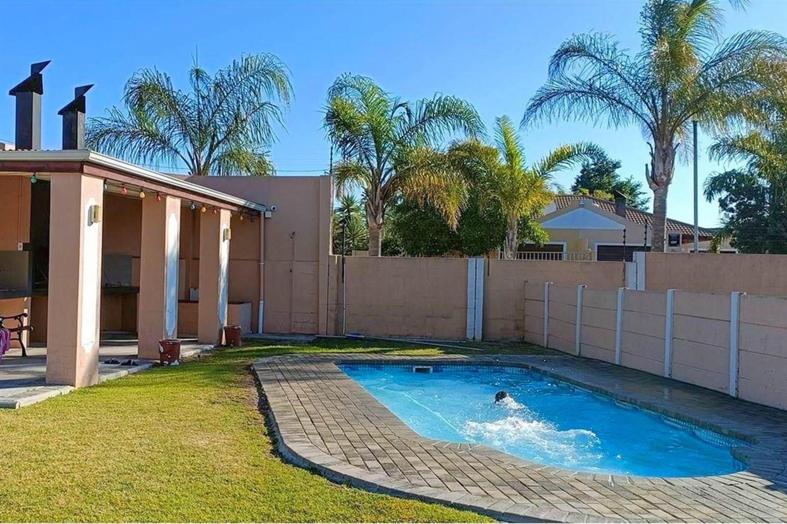2 Bed Apartment in Durbanville Central photo number 19