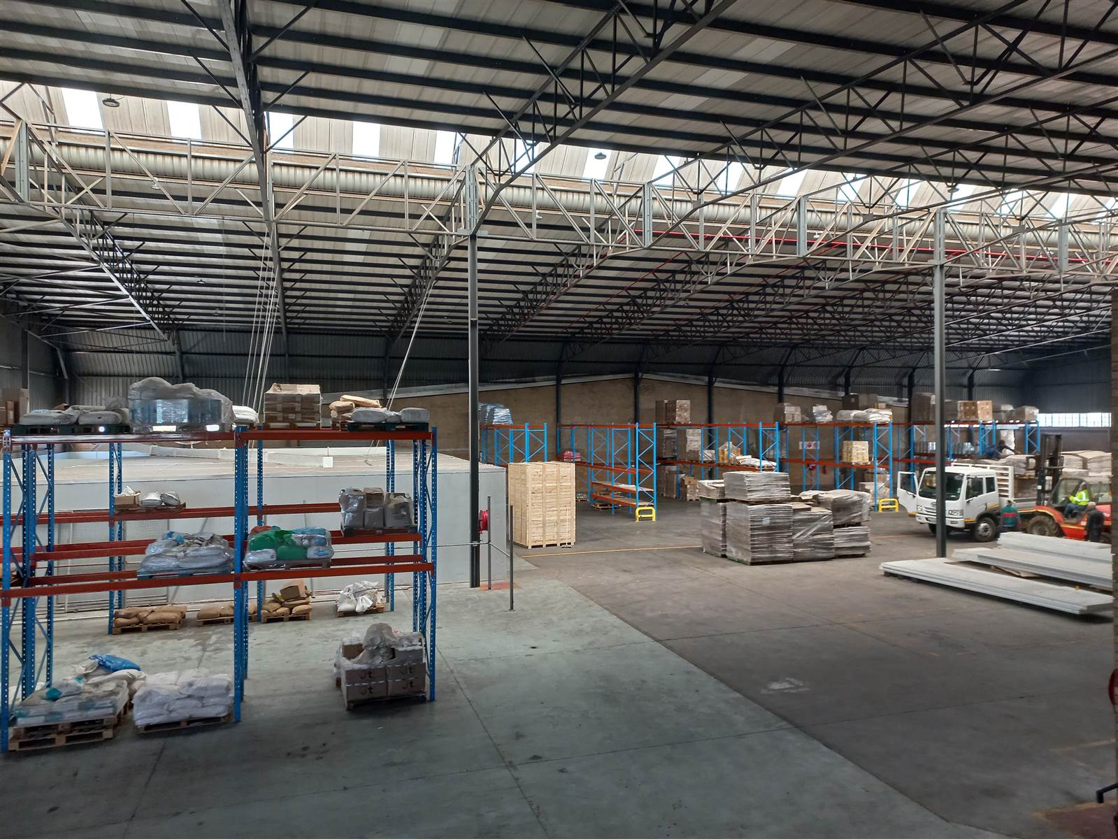 3333  m² Industrial space in Pomona photo number 6