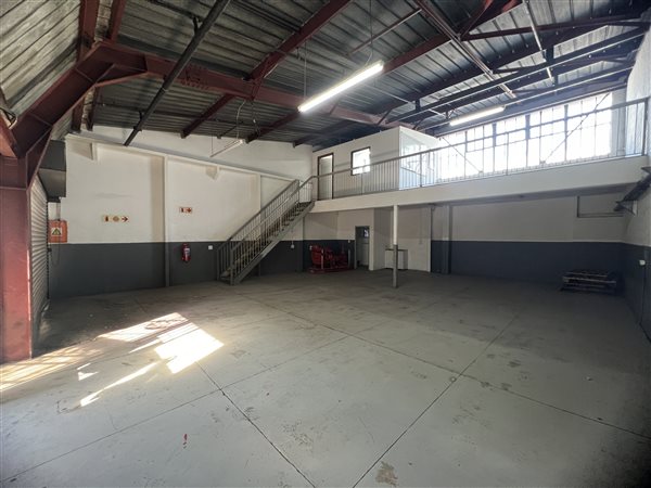 156  m² Industrial space