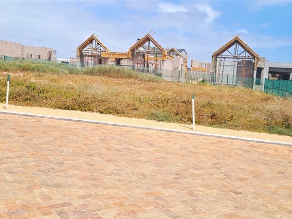 693 m² Land available in Langebaan Country Estate