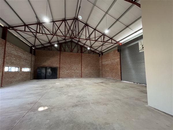 298  m² Commercial space