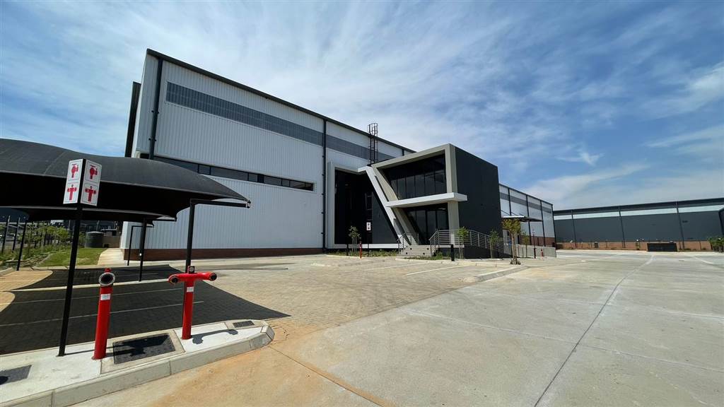 5700  m² Industrial space in Louwlardia photo number 1
