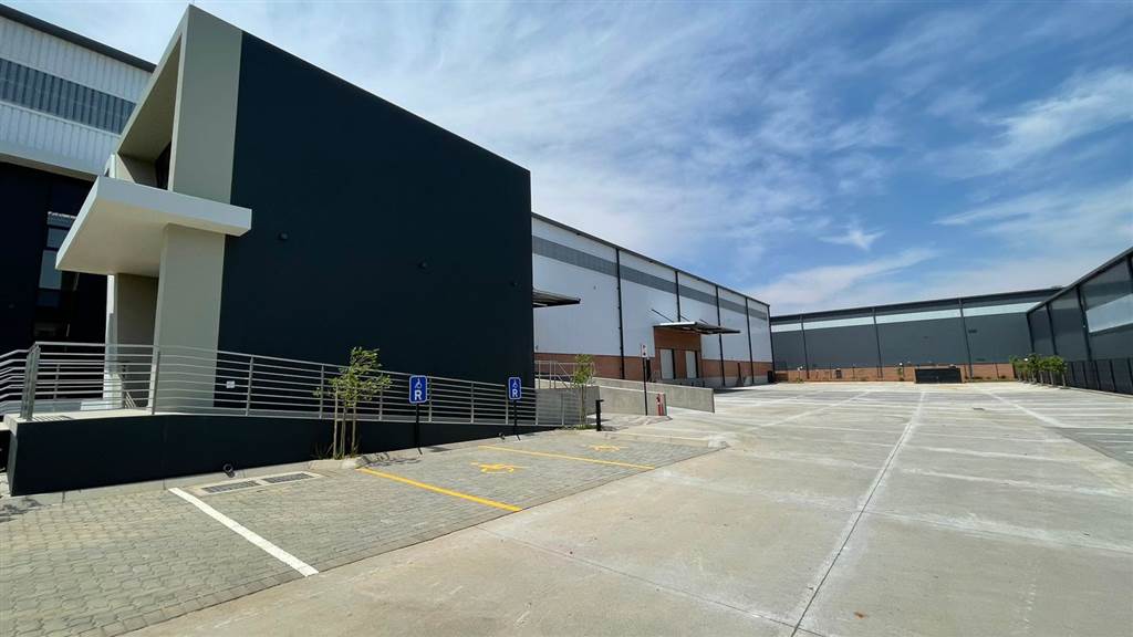5700  m² Industrial space in Louwlardia photo number 8