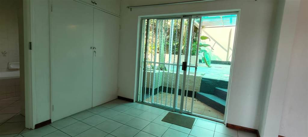 2 Bed Townhouse in Silverfields photo number 8