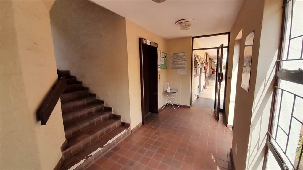 3 Bed Townhouse in Rietfontein photo number 27