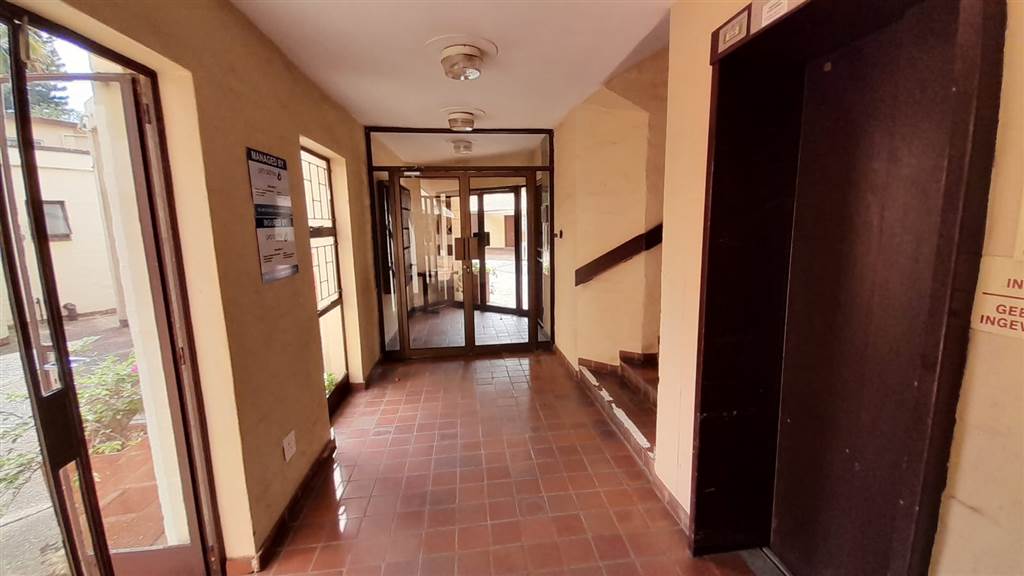 3 Bed Townhouse in Rietfontein photo number 28