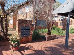 2 Bed Apartment in Clubview