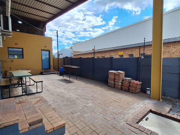 992 m² Industrial space 992 m² Industrial space