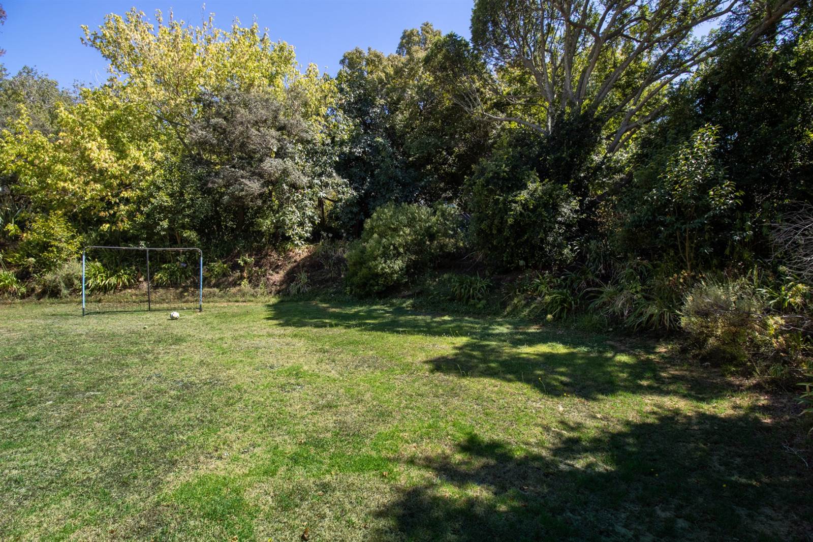 1890 m² Land available in Constantia photo number 3