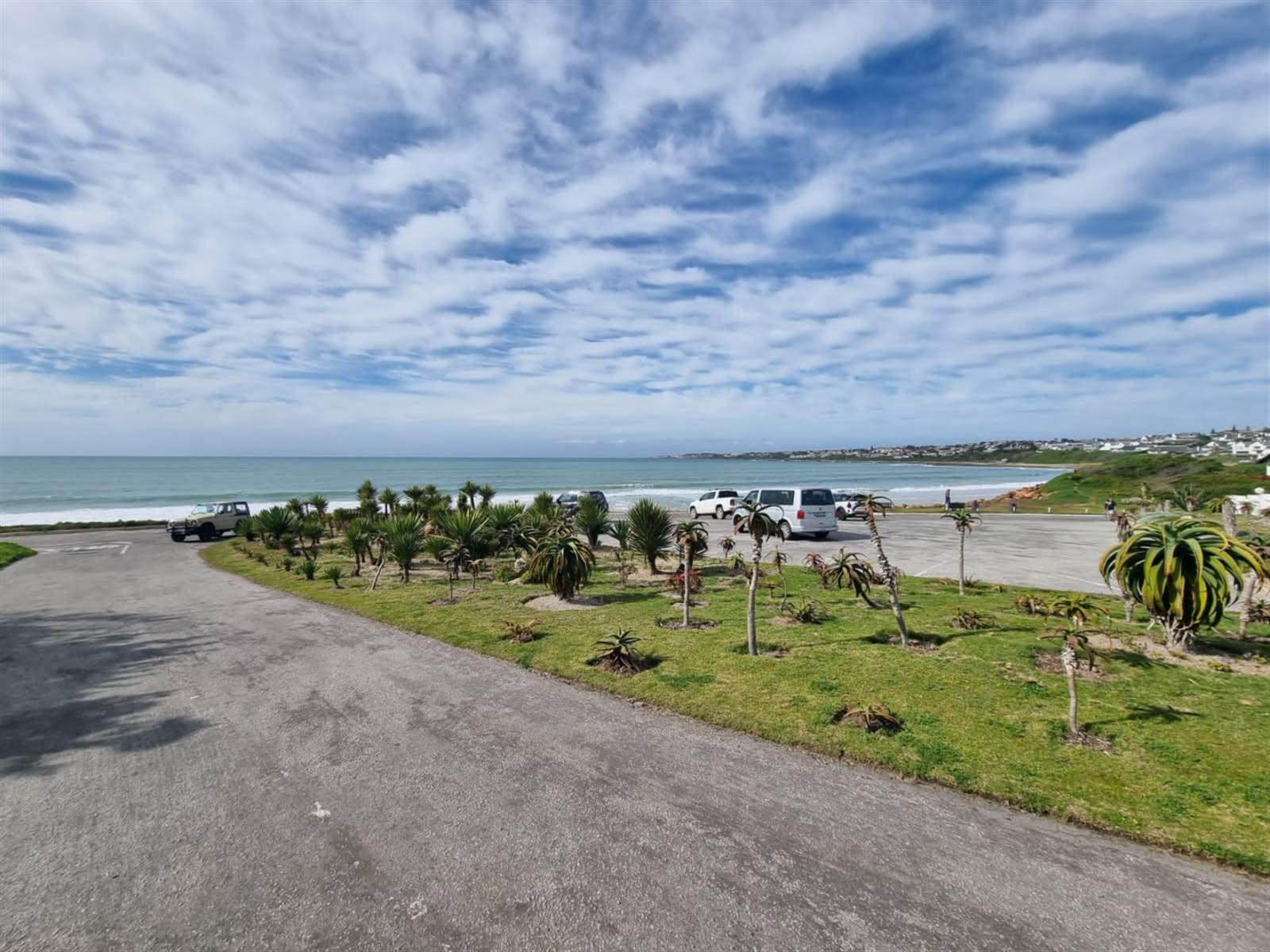 1015 m² Land available in St Francis Bay photo number 6