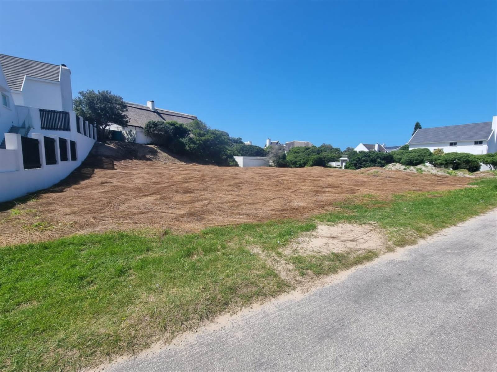 1015 m² Land available in St Francis Bay photo number 2