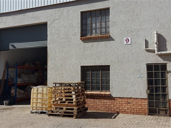 175  m² Industrial space in Jet Park