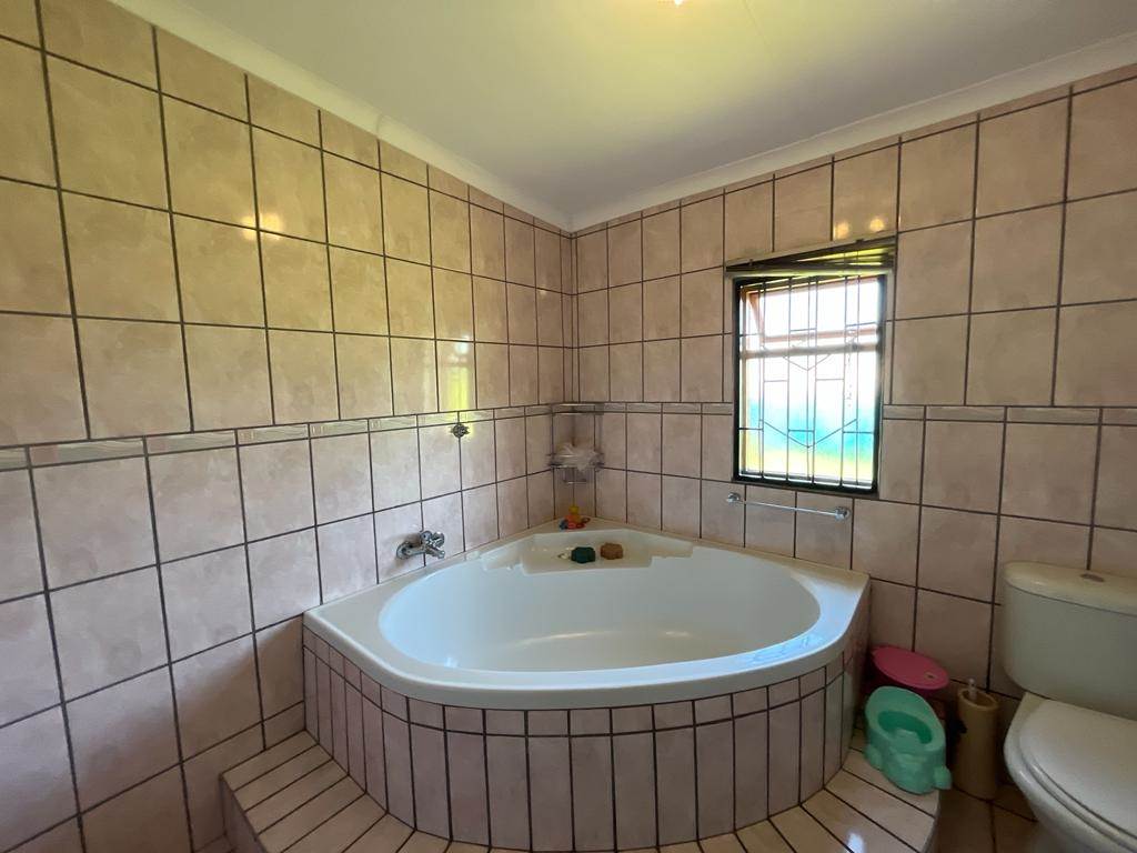 4 Bed House in Mossel Bay Central photo number 17
