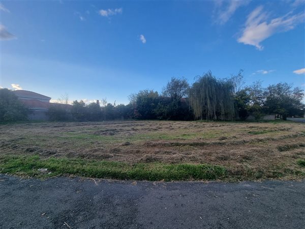 1099 m² Land available in La Provence