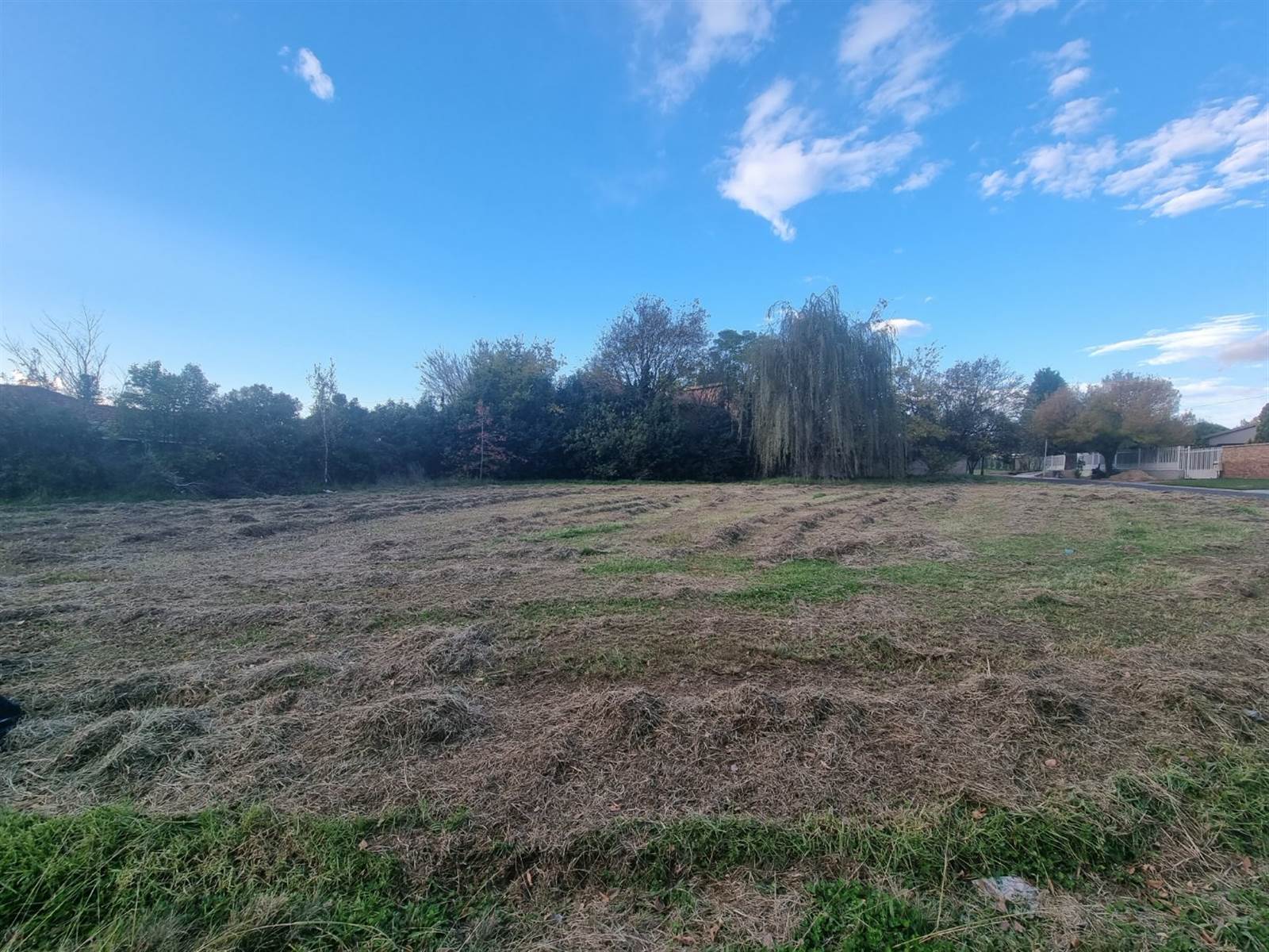 1099 m² Land available in La Provence photo number 3