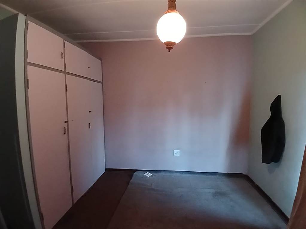 3 Bed House in Rosettenville photo number 12