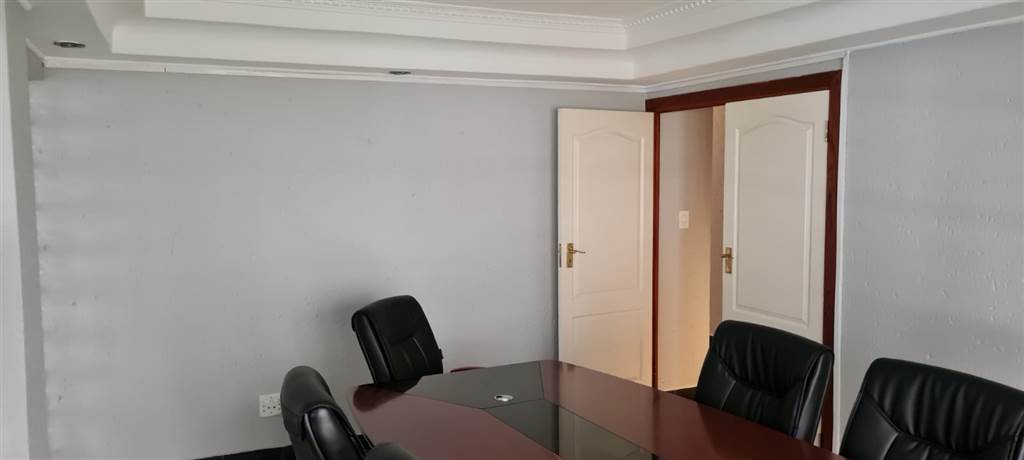 150  m² Office Space in Bedfordview photo number 14