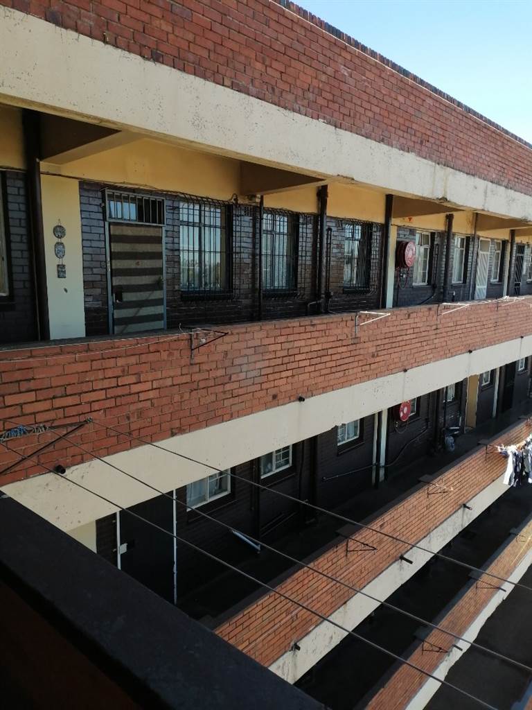 1 Bed Apartment in Brakpan Central photo number 2