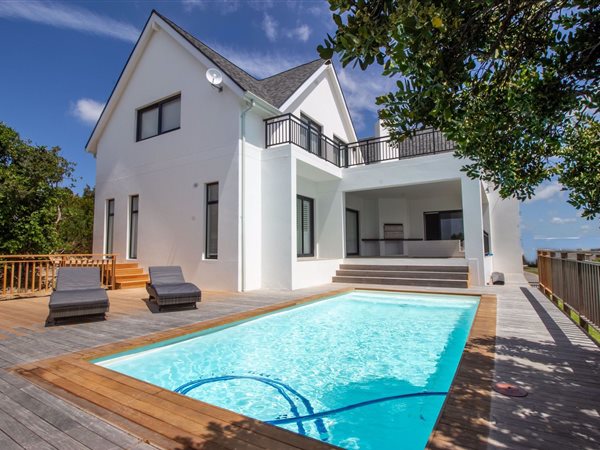 4 Bedroom House 4 Bedroom House