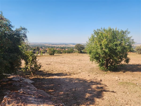 9 359 m² Land