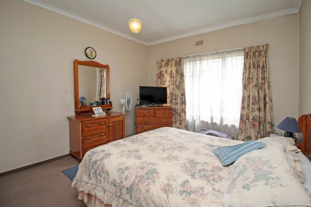 2 Bed Flat in Witfield photo number 14