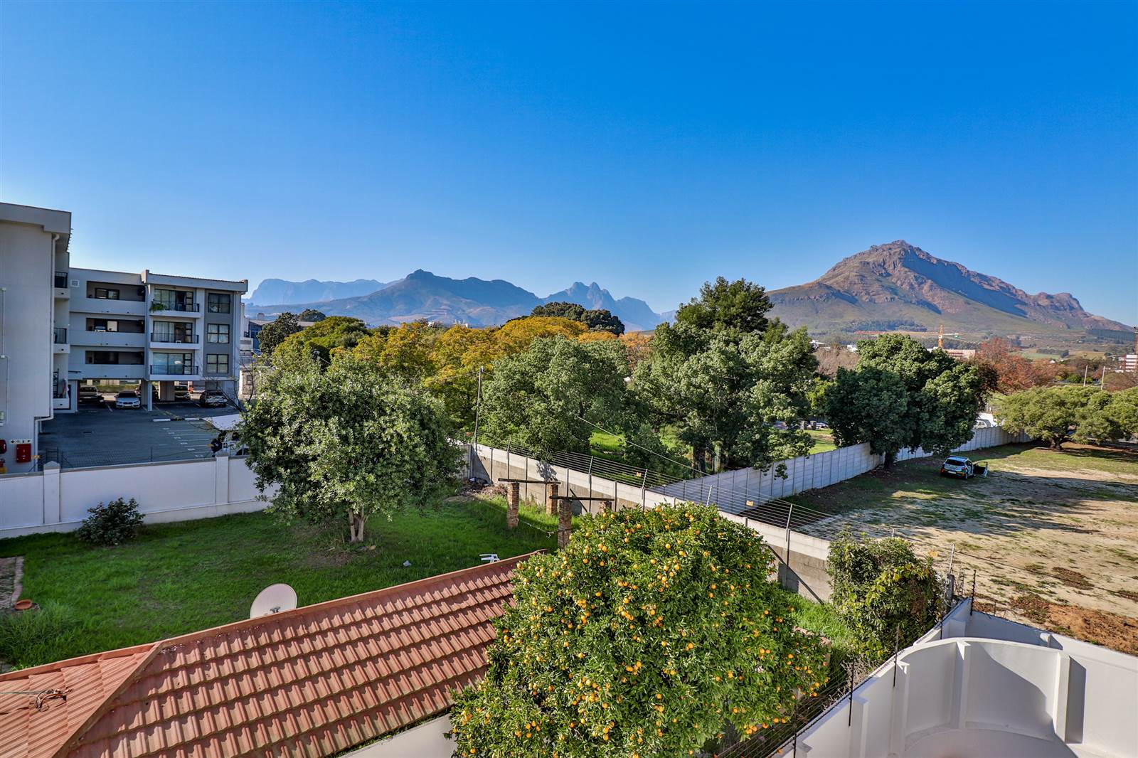 2 Bed Apartment in Stellenbosch Central photo number 11