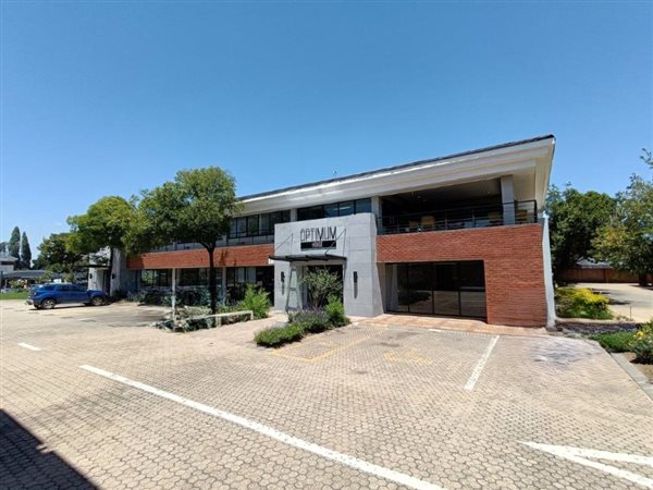 549  m² Commercial space