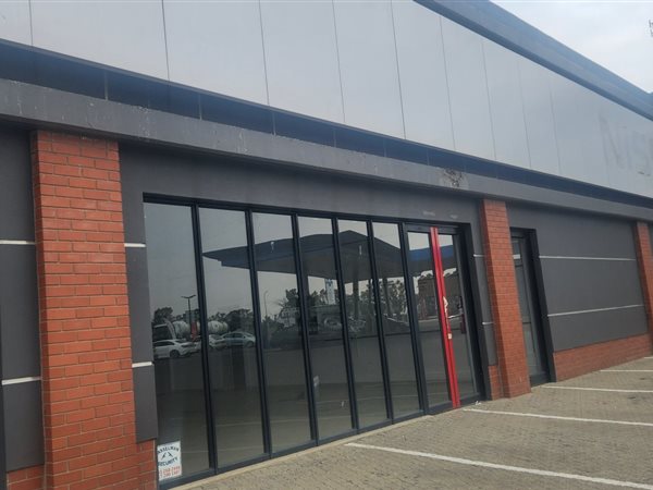 1150  m² Commercial space in Flora Park