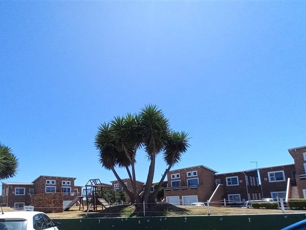 2 Bed Townhouse in Bluewater Bay