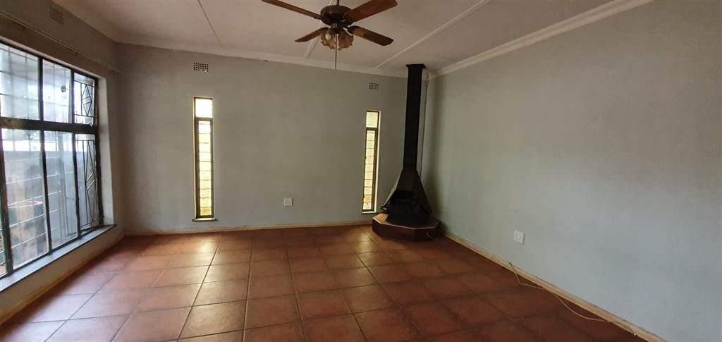 3 Bed House in Louis Trichardt photo number 20