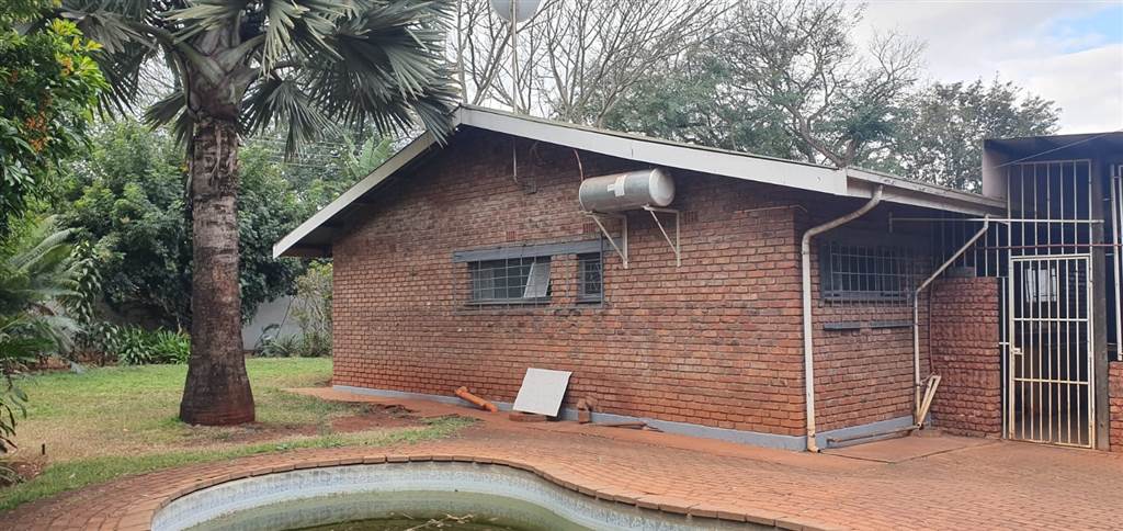 3 Bed House in Louis Trichardt photo number 10