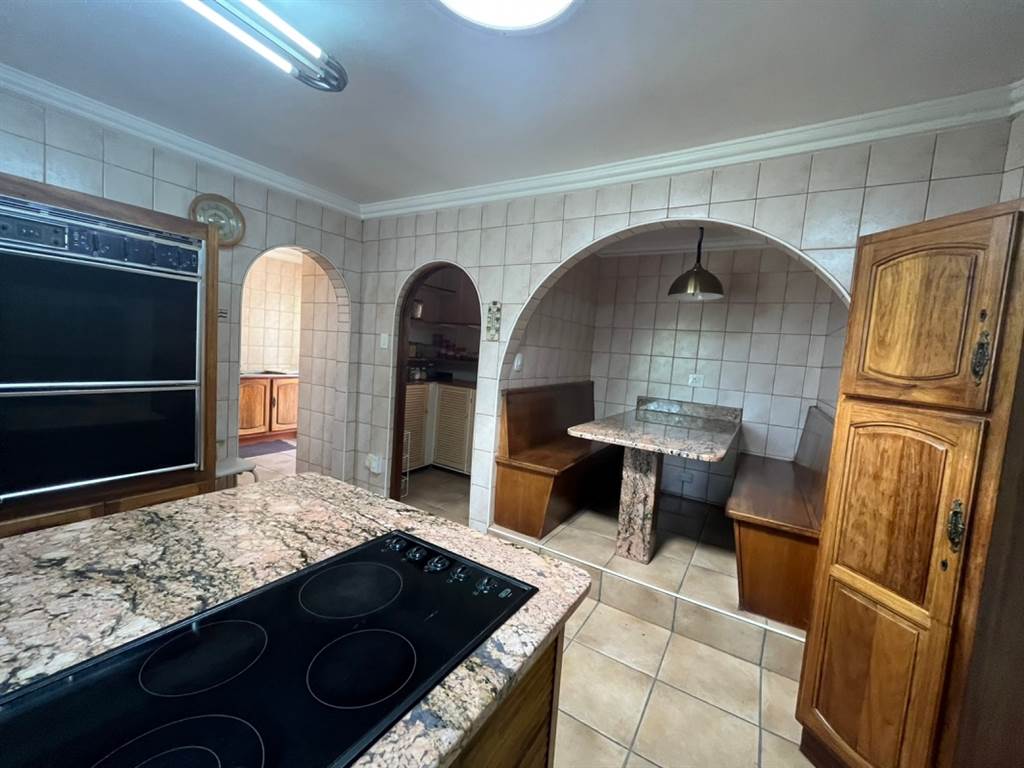 4 Bed House in Laudium photo number 11