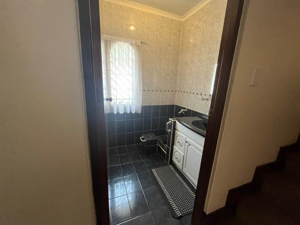 4 Bed House in Laudium photo number 18