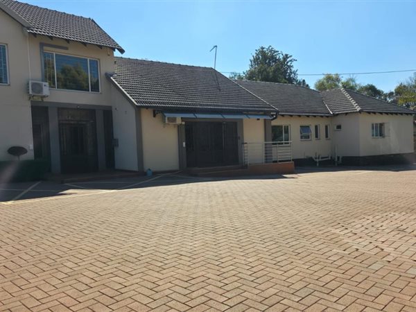 425 m² Commercial space 425 m² Commercial space