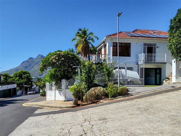 4 Bedroom House 4 Bedroom House