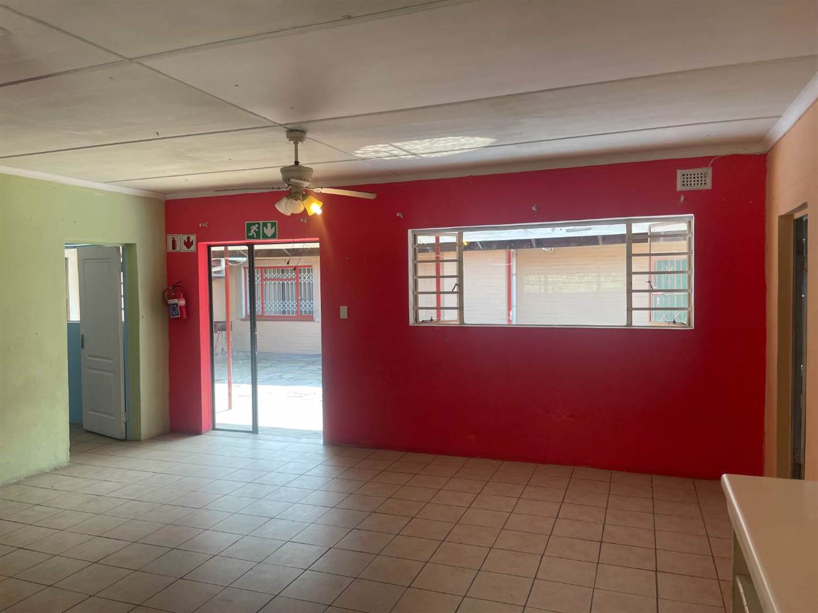 Commercial space in Pinelands photo number 14