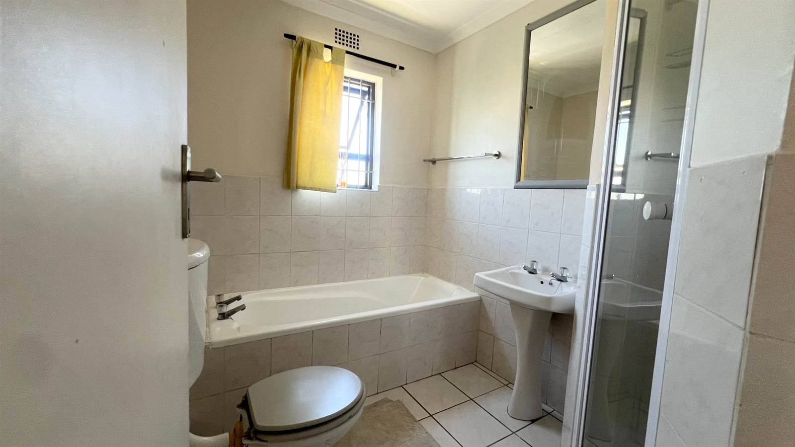 1 Bed Apartment in Parow North photo number 15