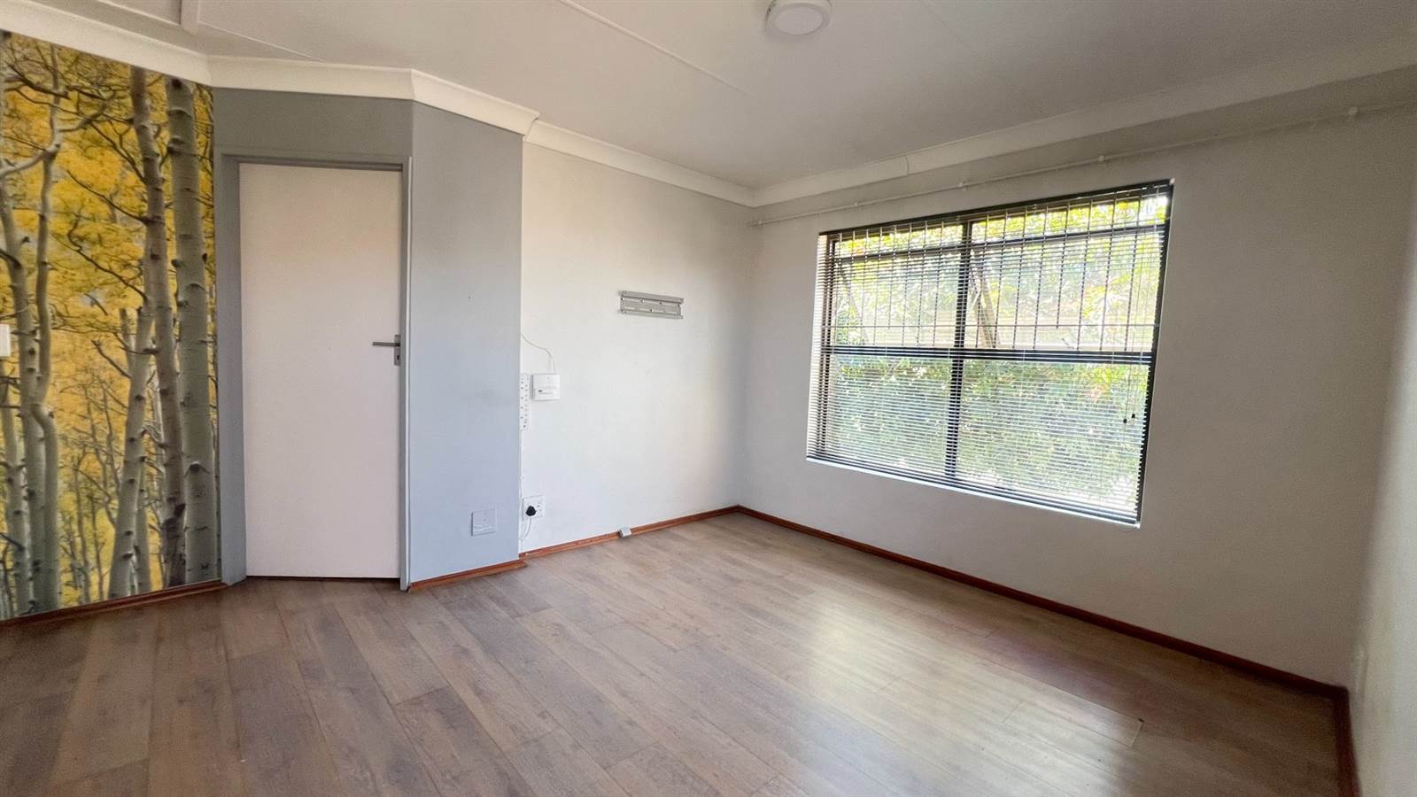 1 Bed Apartment in Parow North photo number 4