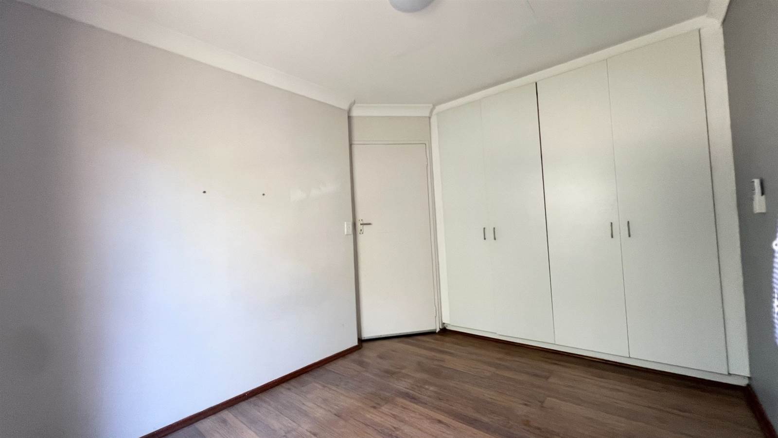 1 Bed Apartment in Parow North photo number 14
