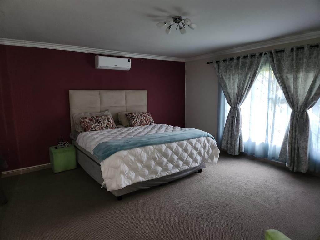 5 Bed House in Brakpan North photo number 13